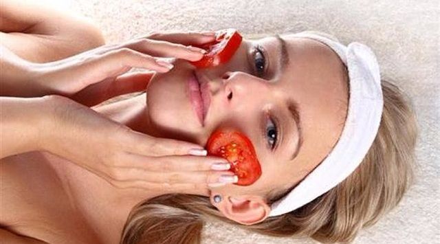 Cách chăm sóc da mặt tại nhà bằng mặt nạ cà chua
